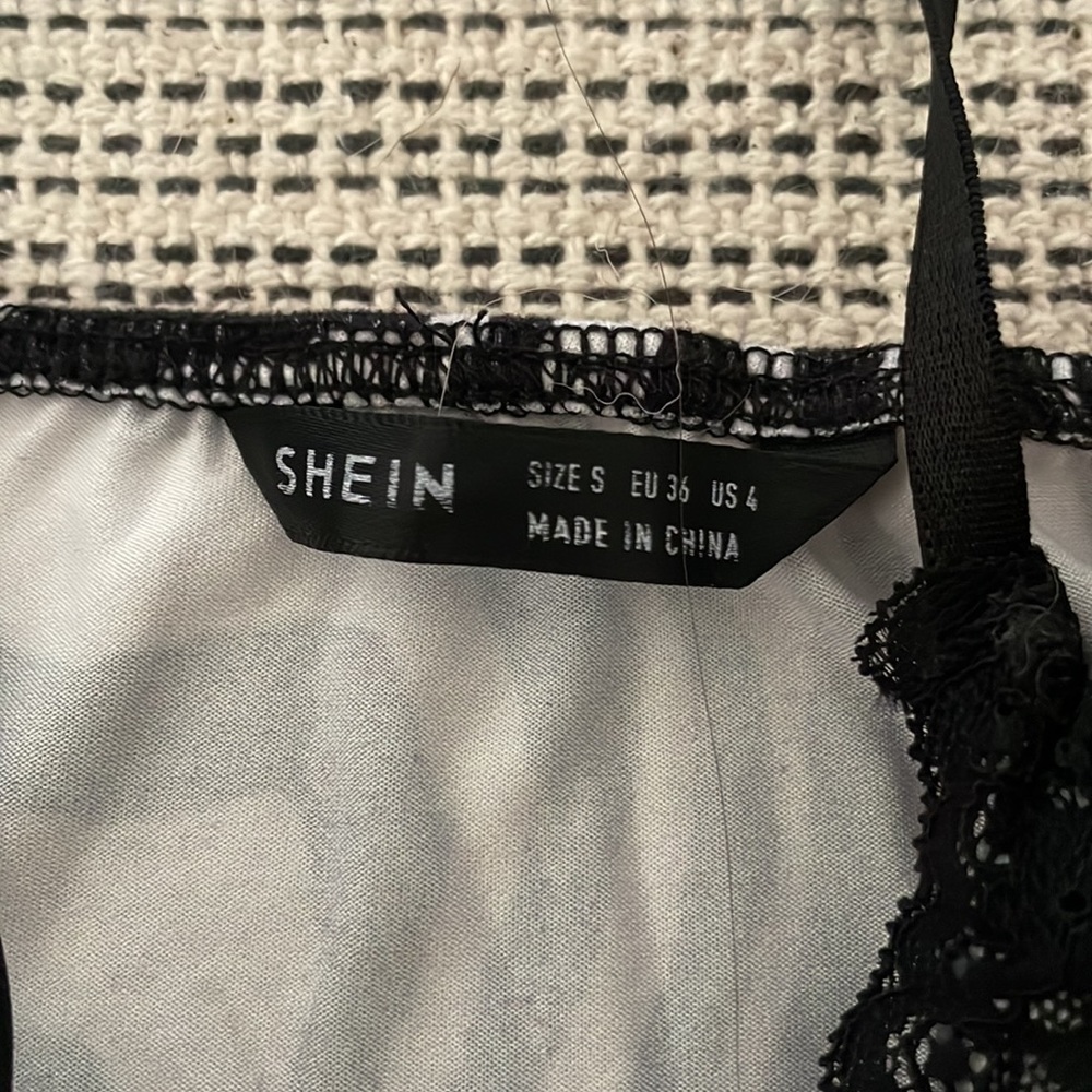 Cute Top! - Picture 2 of 2